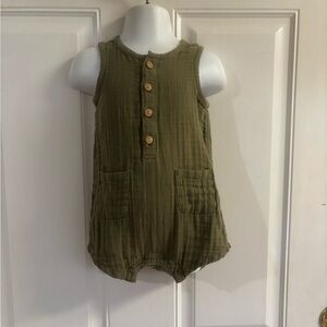 12/18M Old Navy Unisex Dill Caper (Double Weave) Sleeveless Henley Romper EUC